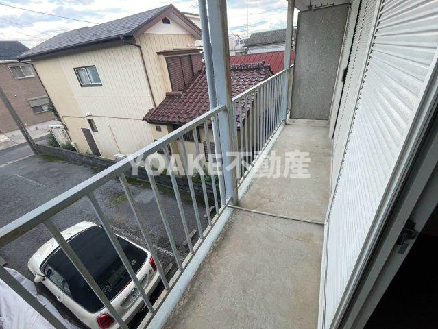 海老名市東柏ケ谷１丁目のアパートのバルコニー