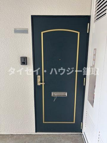 シャトレー千葉寺の玄関