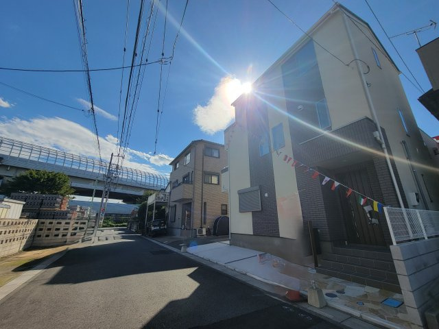 川口市安行領根岸　東南角地新築戸建