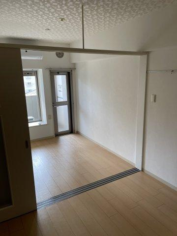 福岡市博多区博多駅南２丁目の賃貸マンションの居間・リビング