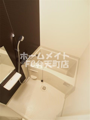 【浴室】 | ラグゼ弁天町 | 落ち着いた空間のお風呂です