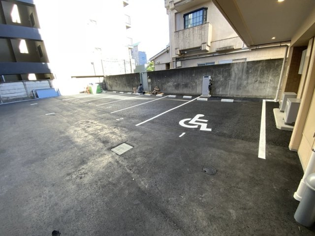 LiVE・TOPiA八王子の駐車場
