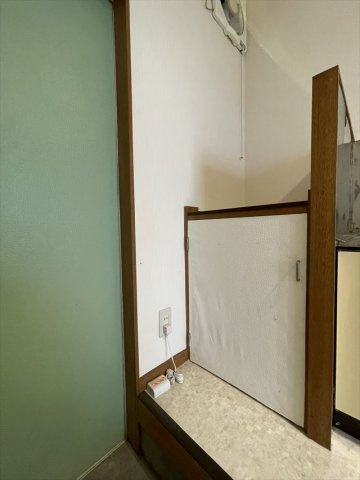 すみれハイツの玄関|明るい玄関です