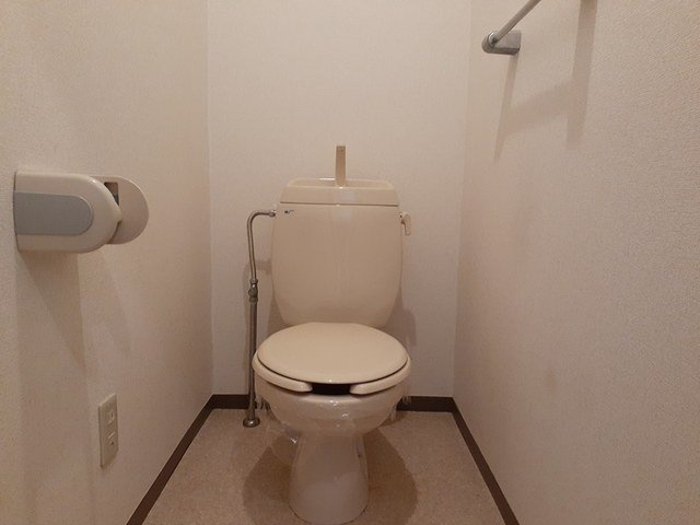 ラカーサ壱番館のトイレ|ゆったりとした空間のトイレです
