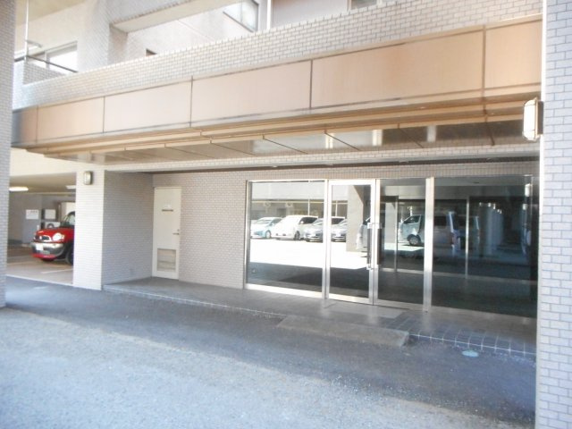 カルム北本2号棟のエントランス|清潔なエントランスです