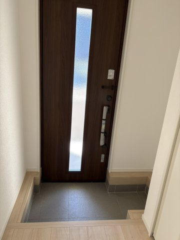 岩切第12新築売戸建住宅の玄関