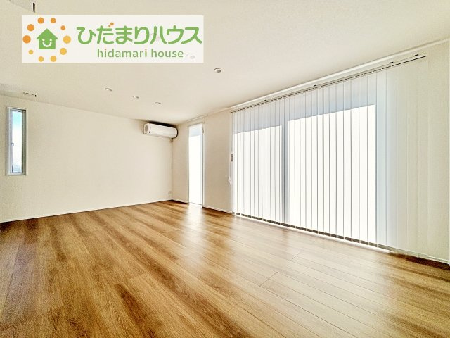 【居間・リビング】 | 筑西市二木成　新築戸建　3号棟 | お子様が元気に遊べる広々としたリビングです！