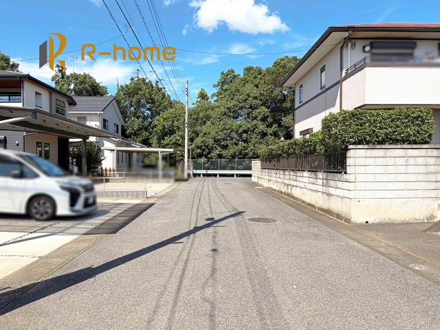 龍ケ崎市城ノ内4丁目　新築戸建て　C号棟の前面道路含む現地写真|周辺環境も併せて案内致します♪
閑静な住宅地で笑顔あふれる新生活！
ぜひ現地へお越しください♪