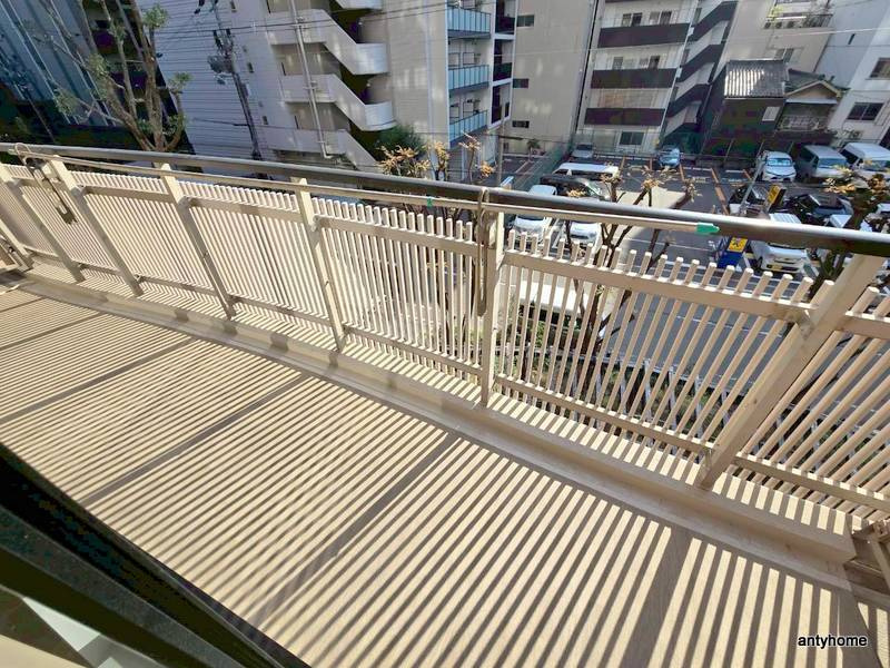 フロンティアタワー難波EAST　仲介手数料無料のバルコニー