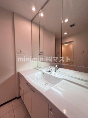 大阪市西区江戸堀１丁目の賃貸マンションの洗面所|別室参考