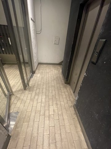 大阪市西区南堀江２丁目の賃貸マンションのロビー