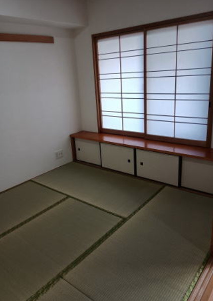 ライフプラザ一枝学園通りの和室|落ち着いた雰囲気の和室♪畳の上でゆったりくつろげる、温かみのある空間です♪