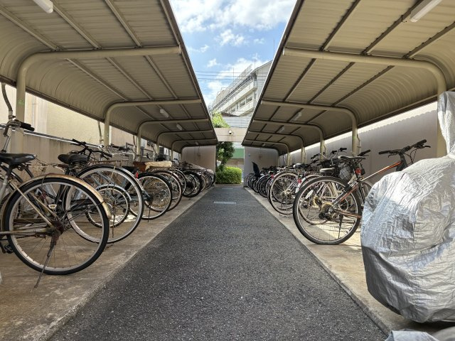 ライフプラザ一枝学園通りのその他共用部分|駐輪場を完備♪自転車での通勤・通学やお買い物にも便利な共用設備です♪