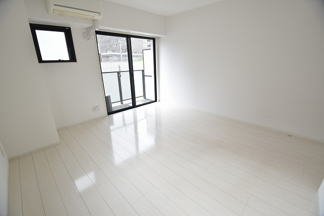 月光　岡山市役所前の寝室