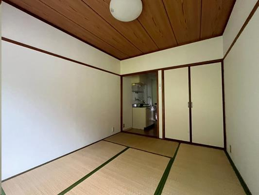 京山メロディハイムの居間・リビング