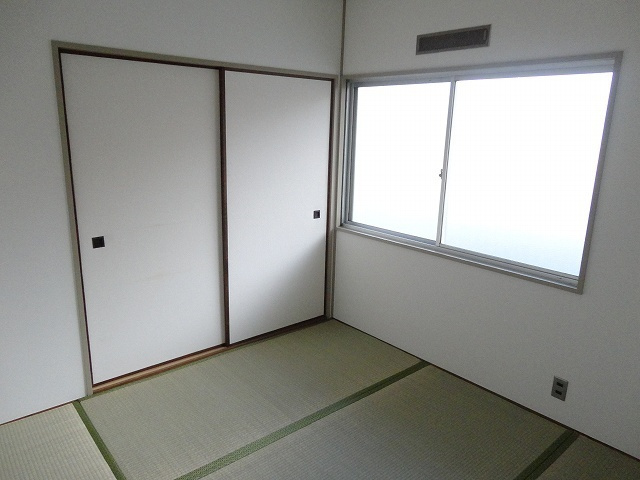 パレットの寝室