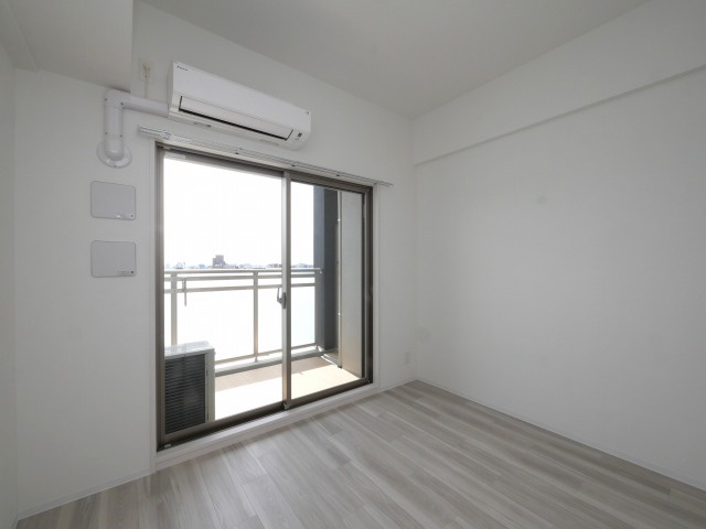 インザライフ大阪EAST RESIDENCEの居間・リビング