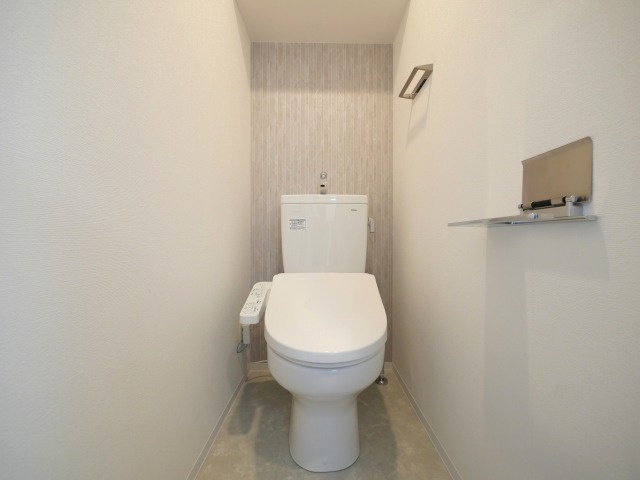 インザライフ大阪EAST RESIDENCEのトイレ