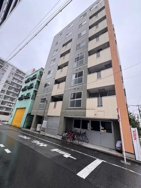 金成ビルの外観