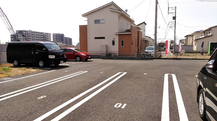 クレアの駐車場