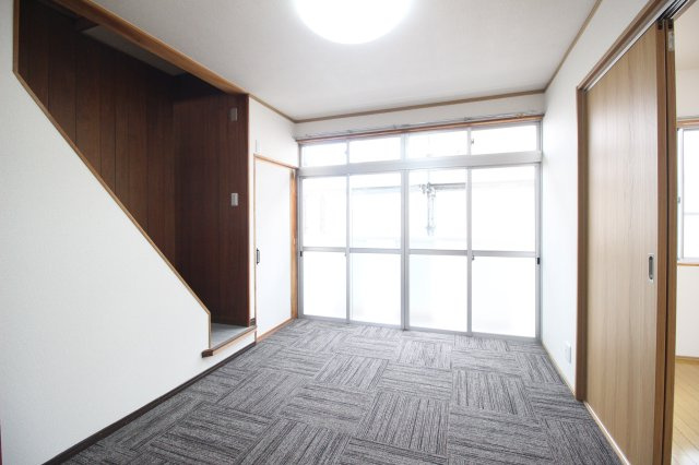 プレステージしずかの洋室
