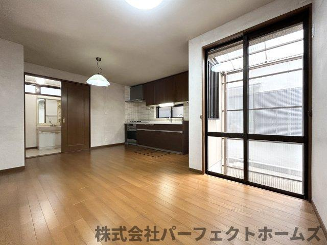【居間・リビング】の画像