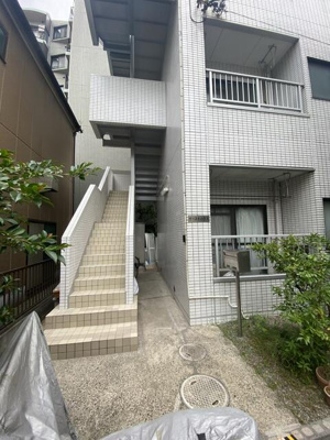 【エントランス】 | イーストハウス