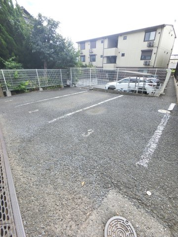 サマックス　アルテールの駐車場