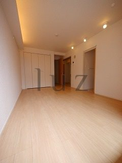 ヴェルジェ天王町の居間・リビング