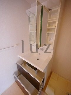ヴェルジェ天王町の洗面所