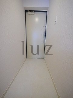 ヴェルジェ天王町の玄関