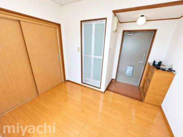 竹内ハイツの玄関