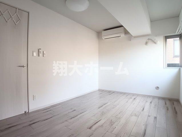 朝日グリーンハイツの居間・リビング