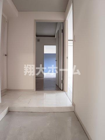 朝日グリーンハイツの玄関