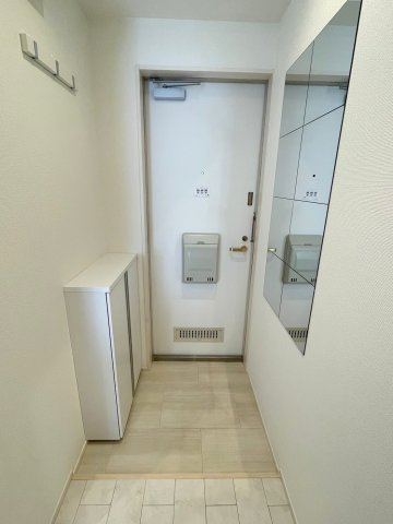 メゾン成城６の玄関