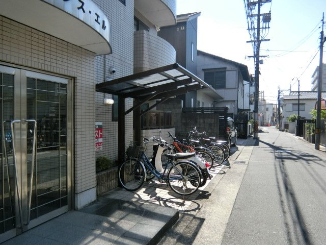 サンパレスエルの周辺