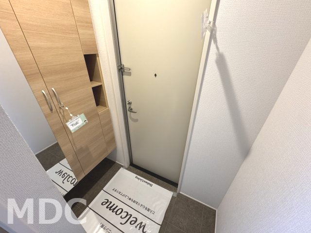 ラ・トゥール山城西　B棟の玄関