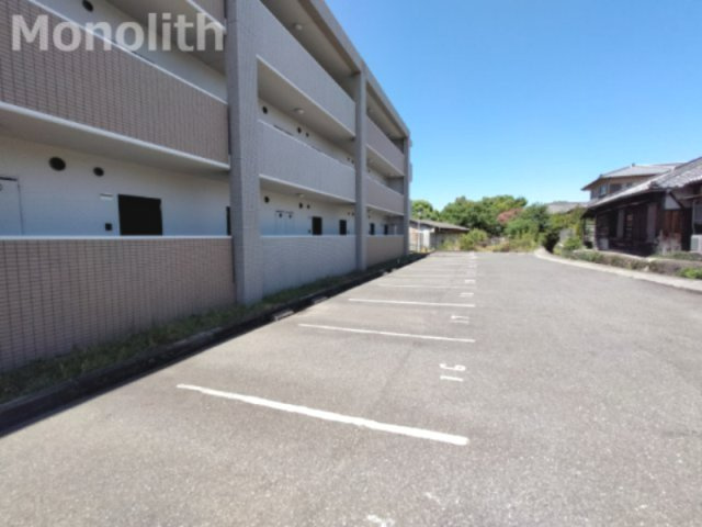 クレオコート和泉中央の駐車場
