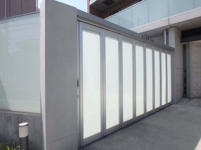【その他共用部分】 | Ａｋｋｏｒｄ門戸 | シャッター付き駐車場