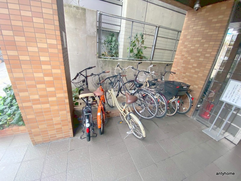 ヴェルデ北堀江　仲介手数料無料の駐車場