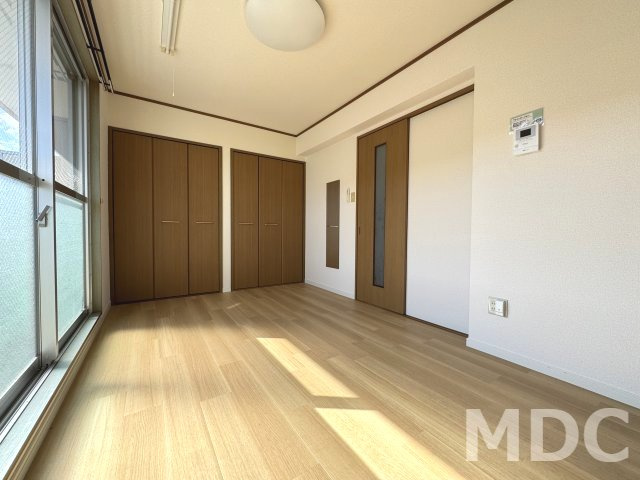 ルミナスコートの洋室