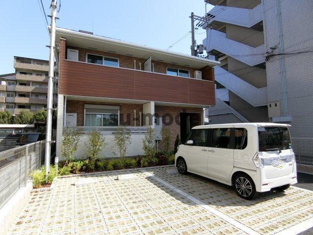 アルドーレハウスの駐車場