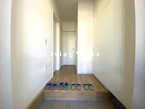 【仲介手数料０円】平塚市菫平3期　新築一戸建ての玄関|平塚市菫平3期　新築一戸建て