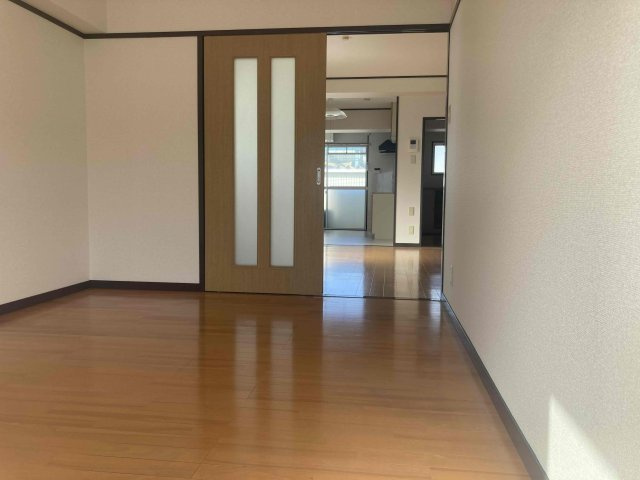 アーバン京命Ⅱの居間・リビング