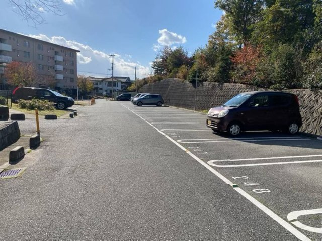 【駐車場】 | ビレッジハウス志染