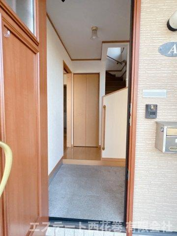 アルバの玄関