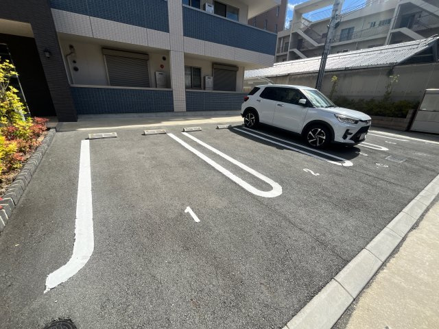 ソル　グランデの駐車場