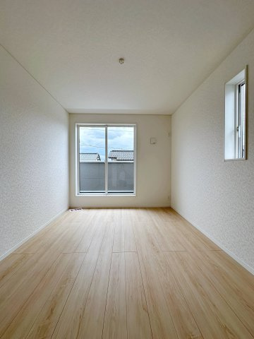 安佐南区安東5丁目の寝室|広々とした6.5帖の主寝室☆