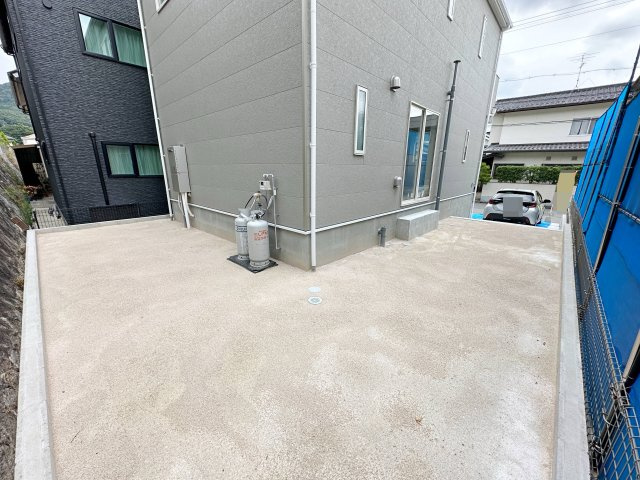 安佐南区安東5丁目の庭|建物横のスペース☆