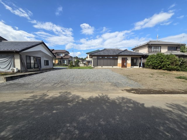 太田市大久保町　中古住宅の駐車場|太田市大久保町　中古住宅